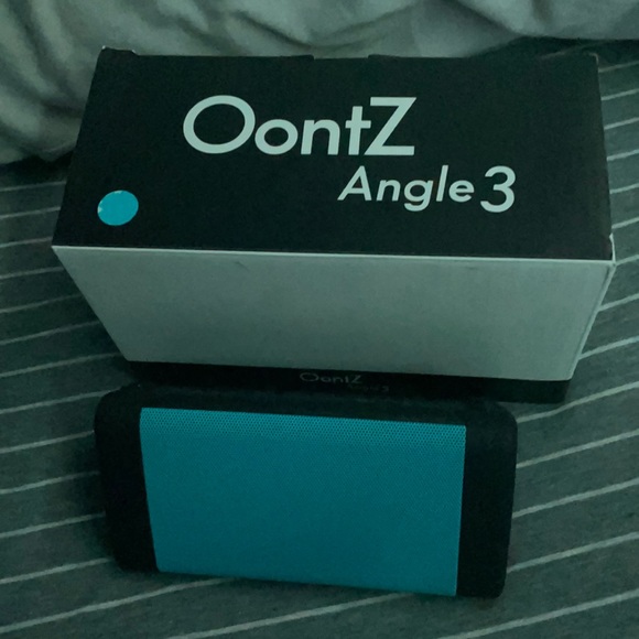 Brand new Bluetooth speaker - Picture 1 of 2